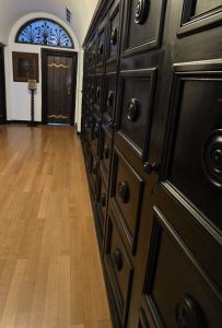 Art. History. Experience. – Eleganță și rafinament în Camera de Black Jack din București